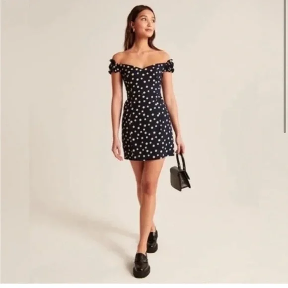 Abercrombie & Fitch Polka Dot Mini Dress Navy Linen Off the Shoulder Romantic - Picture 2 of 6